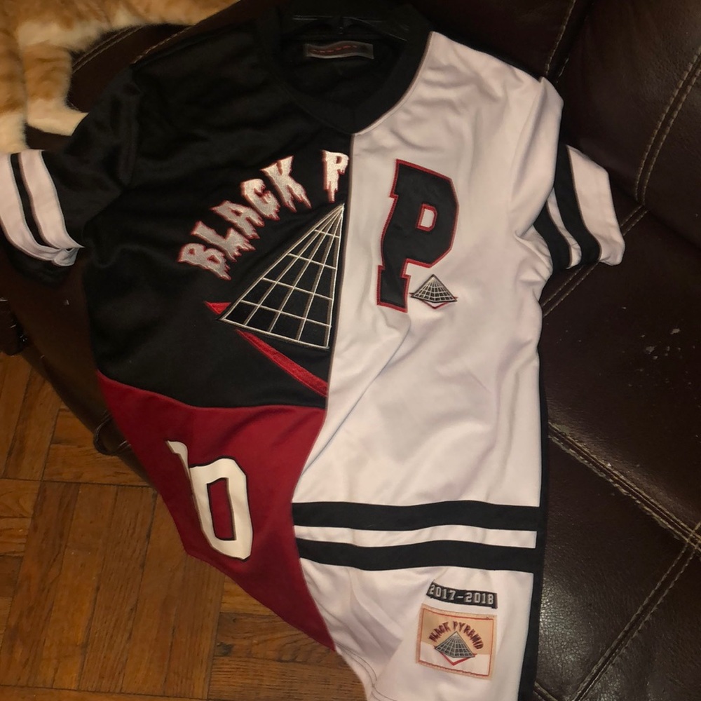 Black Pyramid 2017-2018 Jersey